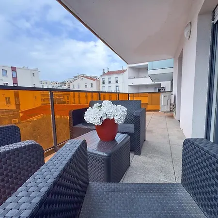 Bel Climatise & Parking * Перпиньан