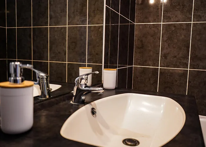 Bel Climatise & Parking Apartment *