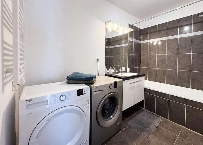 Bel Climatise & Parking Apartment *